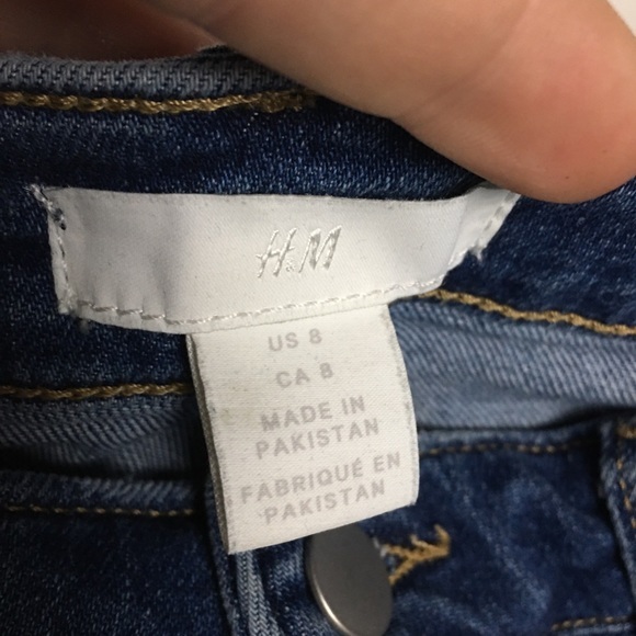 H&M Distressed Denim Shorts Sz 8 - Picture 6 of 6